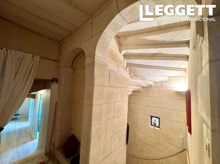 Image No.8-5 Bed House for sale