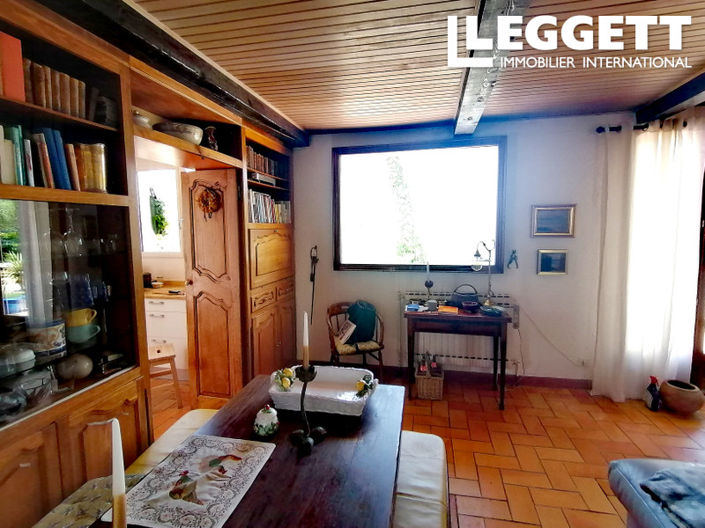 Image No.6-4 Bed House for sale