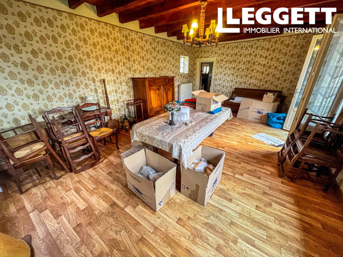 Image No.8-2 Bed House for sale