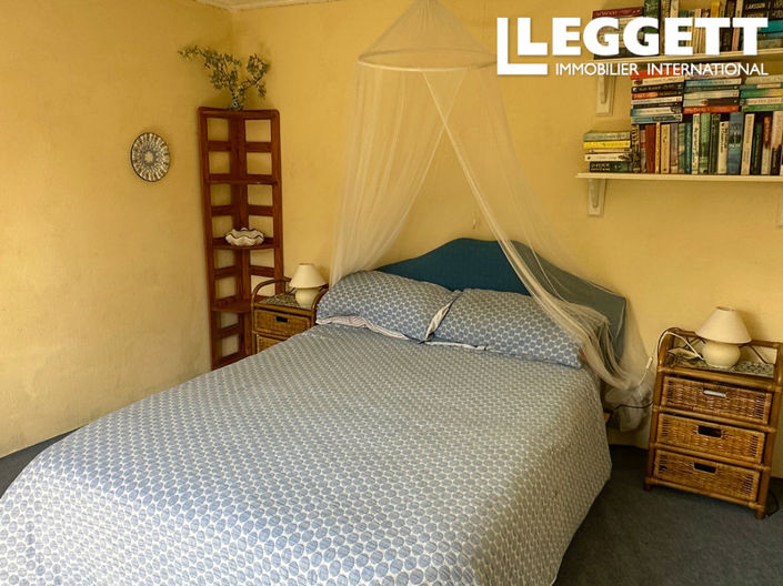 Image No.10-4 Bed House for sale