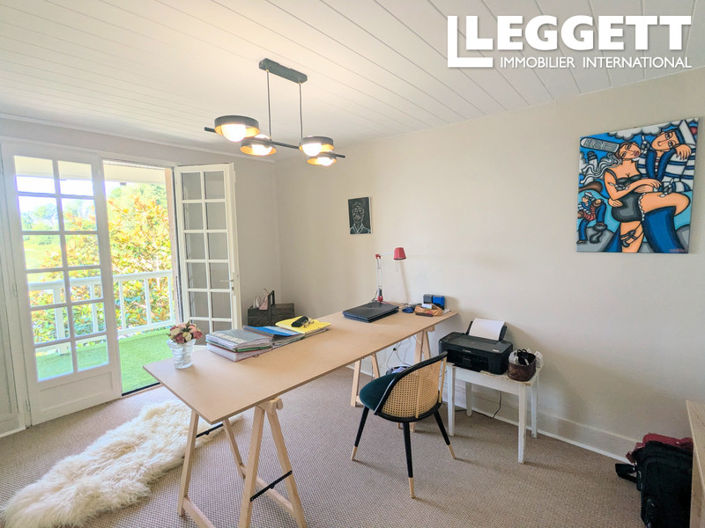 Image No.7-6 Bed House for sale