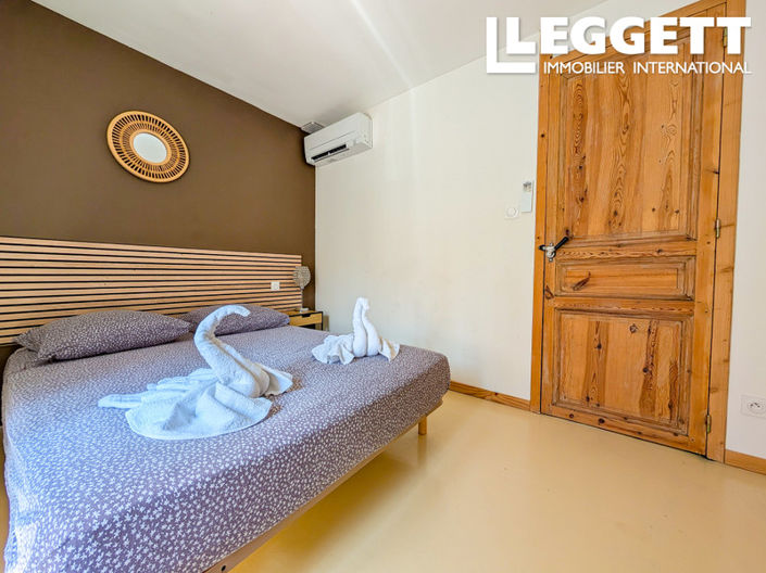 Image No.8-3 Bed House for sale