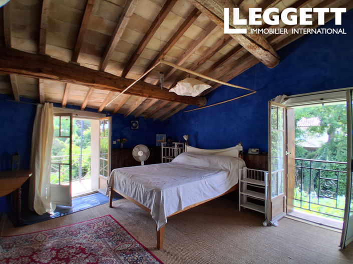 Image No.8-6 Bed House for sale