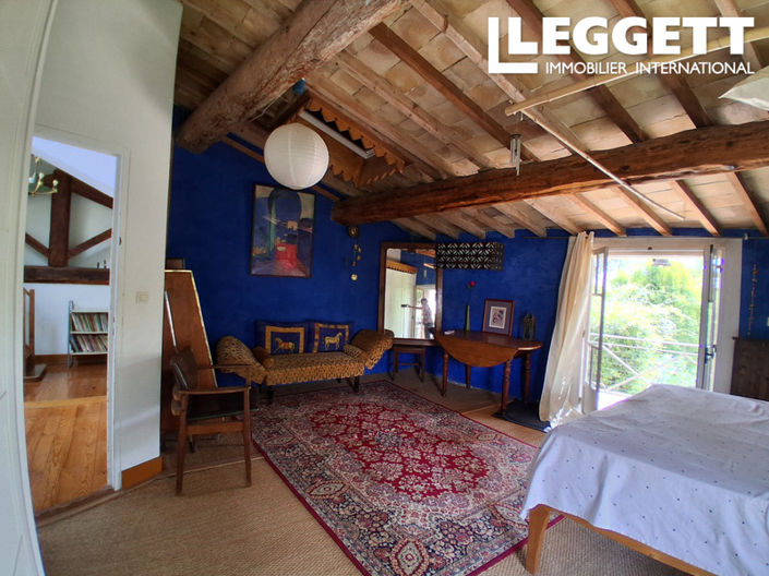 Image No.9-6 Bed House for sale