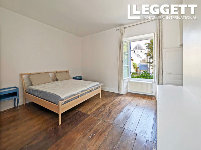 Image No.10-3 Bed House for sale