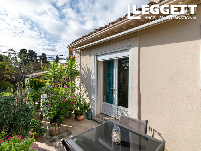 Image No.10-3 Bed House for sale