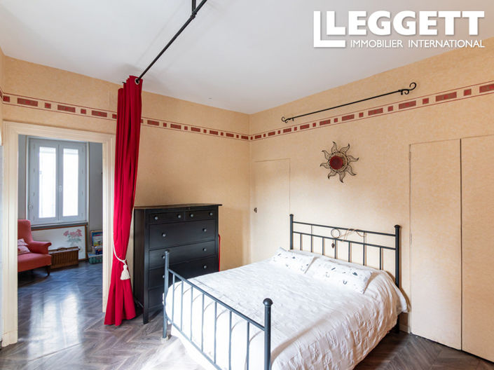 Image No.8-3 Bed House for sale