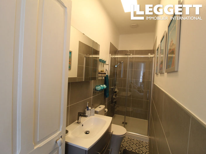 Image No.8-4 Bed House for sale