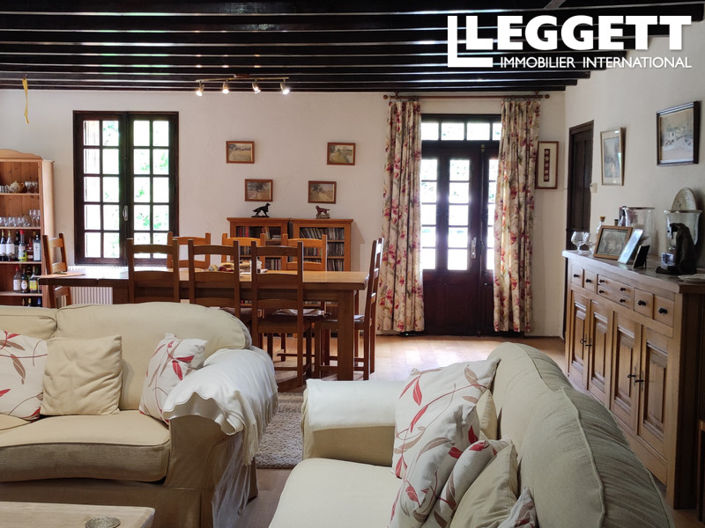 Image No.10-3 Bed House for sale