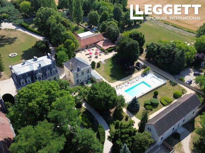 Image No.1-40 Bed Chateaux for sale