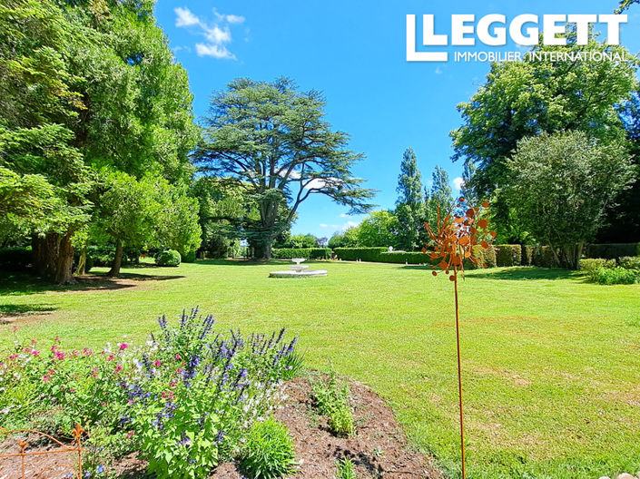 Image No.7-40 Bed Chateaux for sale