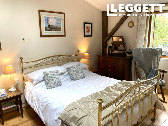 Image No.8-7 Bed House for sale