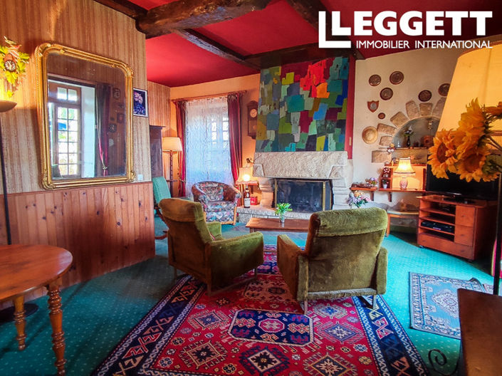 Image No.8-6 Bed House for sale