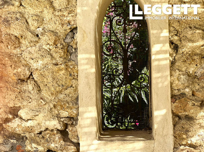 Image No.8-5 Bed House for sale