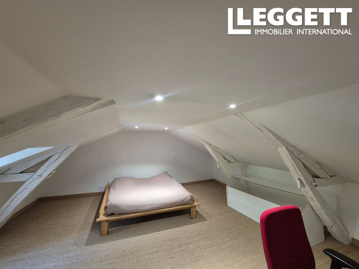 Image No.9-8 Bed House for sale