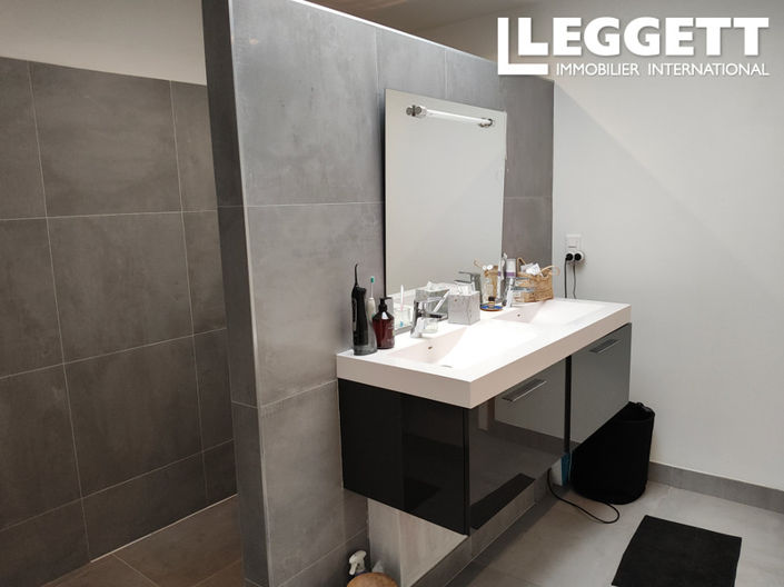 Image No.10-5 Bed House for sale