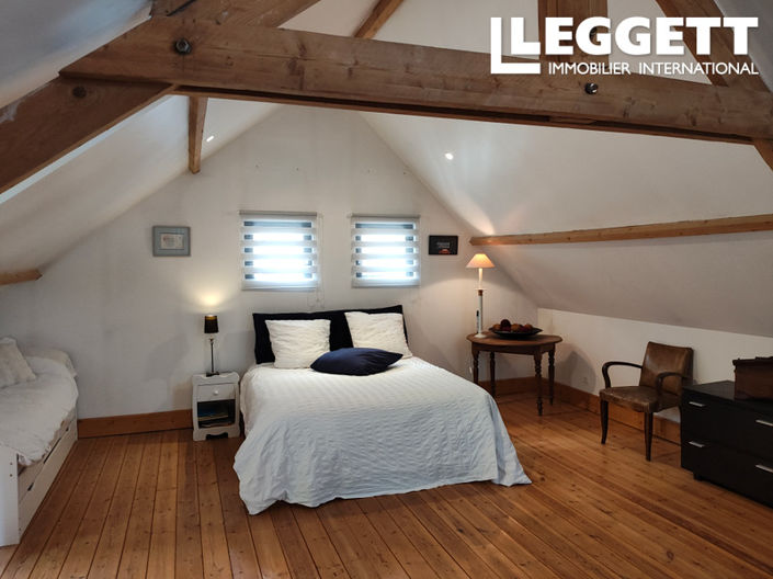 Image No.7-5 Bed House for sale