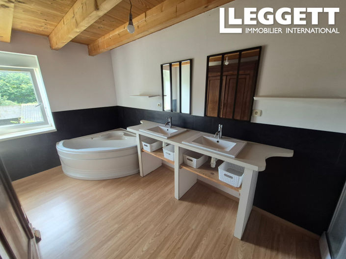 Image No.10-4 Bed House for sale