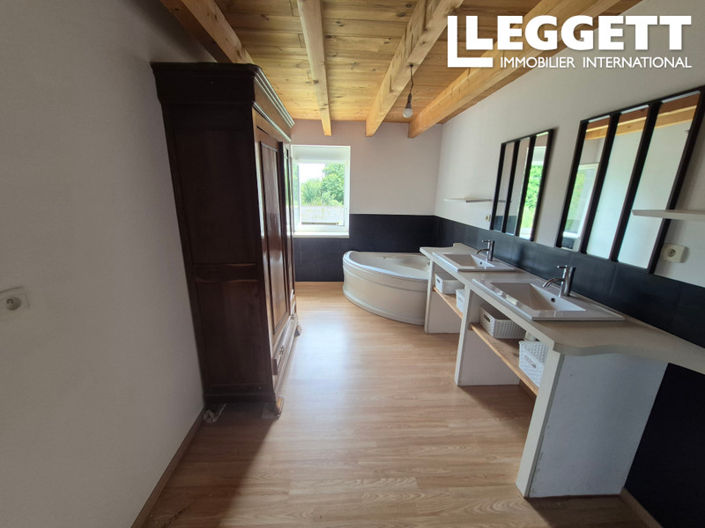 Image No.6-4 Bed House for sale