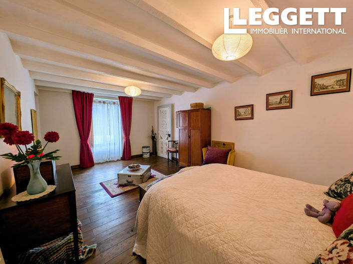 Image No.8-3 Bed House for sale