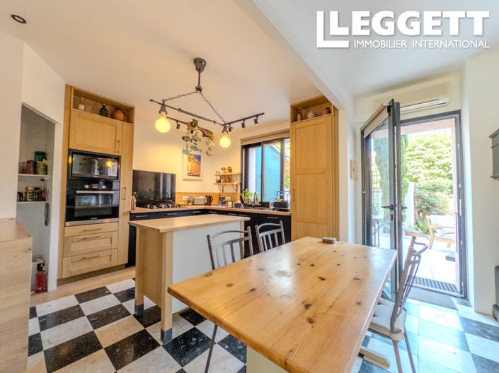 Image No.8-3 Bed House for sale