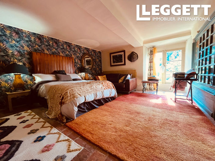 Image No.6-5 Bed House for sale