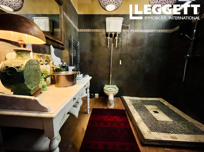 Image No.9-5 Bed House for sale