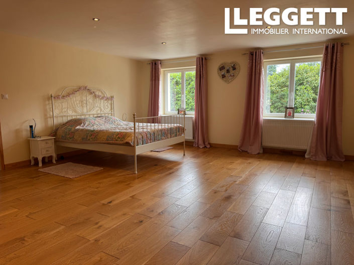 Image No.3-10 Bed House for sale