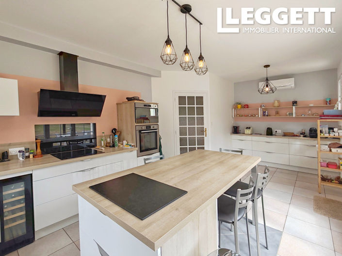 Image No.3-5 Bed House for sale