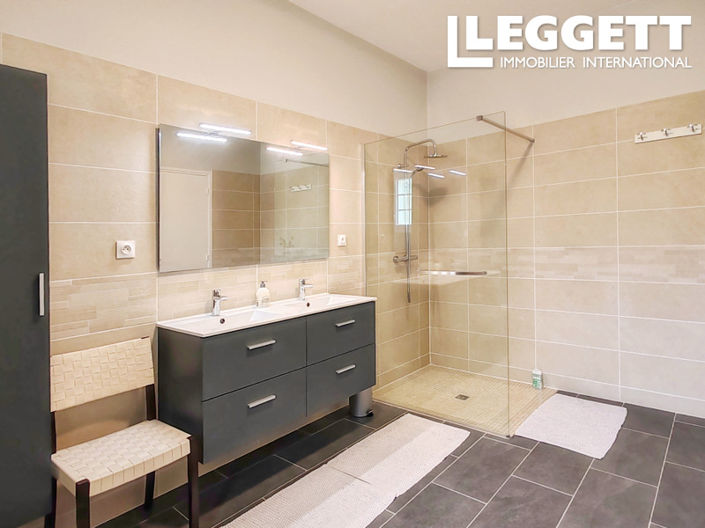 Image No.7-5 Bed House for sale