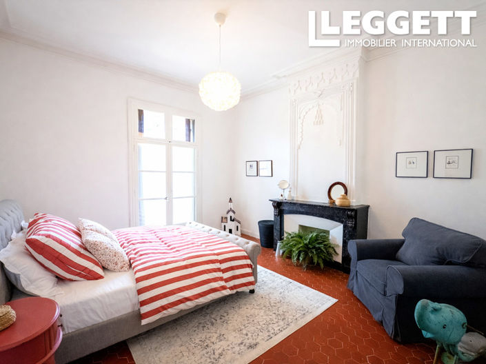 Image No.10-5 Bed House for sale