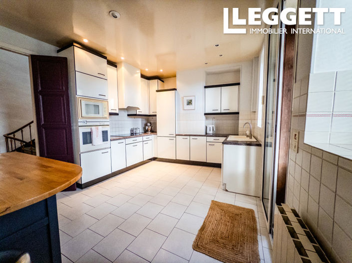 Image No.6-5 Bed House for sale