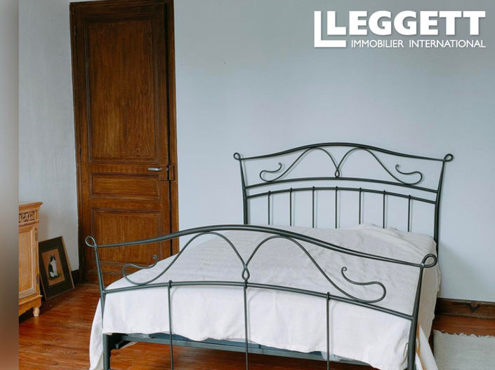 Image No.10-4 Bed House for sale