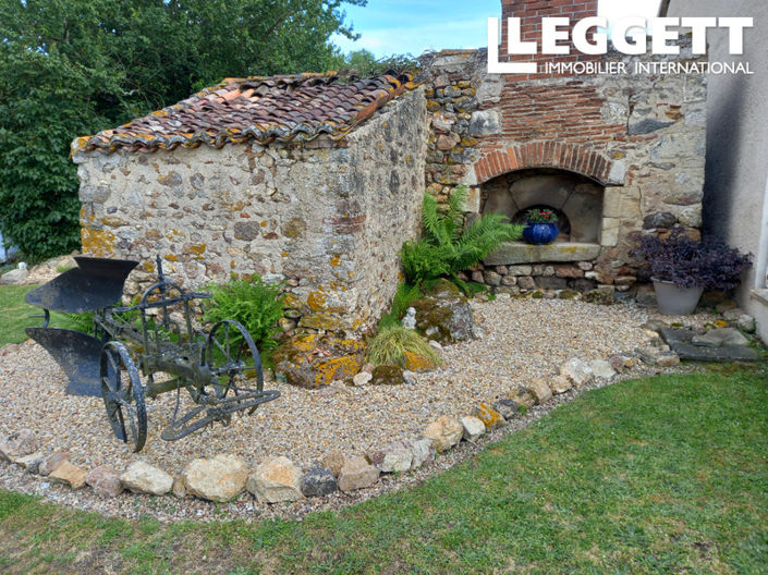 Image No.10-3 Bed House for sale