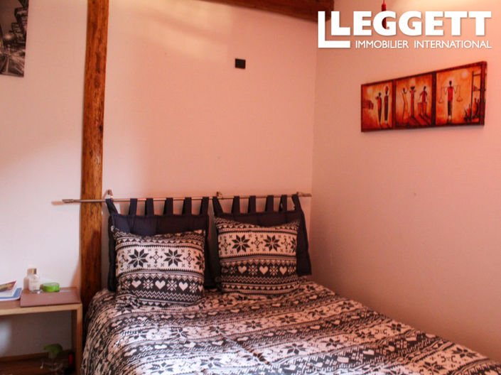 Image No.10-3 Bed House for sale