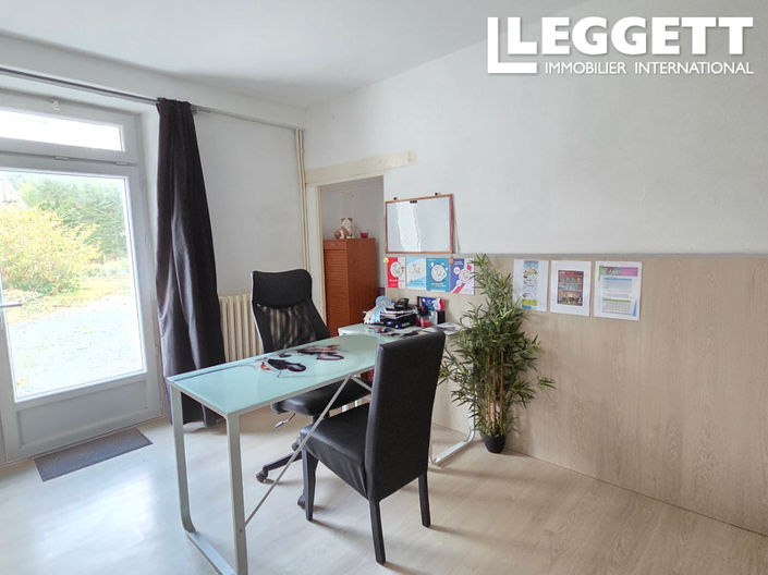 Image No.9-6 Bed House for sale