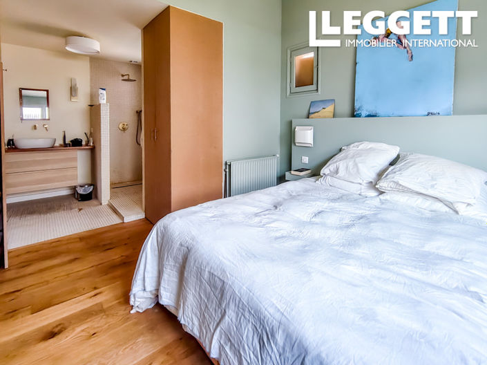 Image No.5-4 Bed House for sale