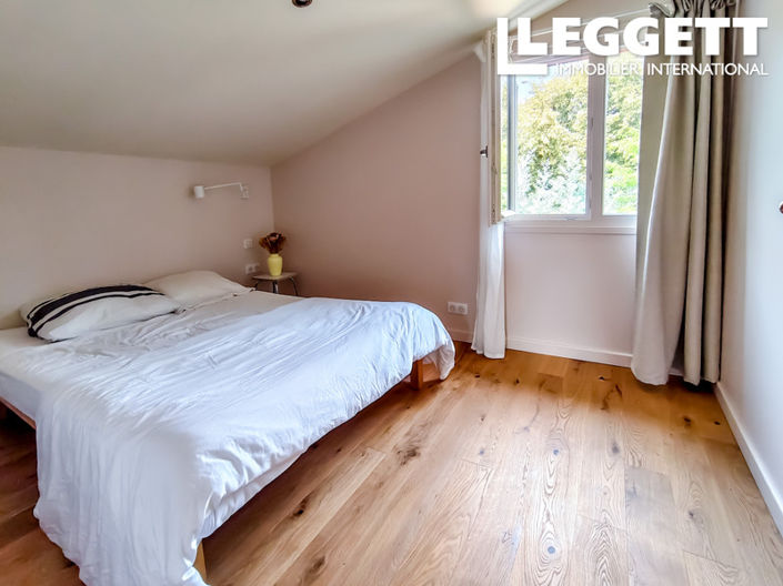 Image No.6-4 Bed House for sale