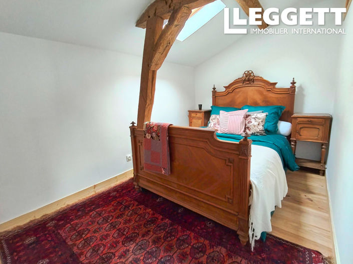 Image No.8-4 Bed House for sale