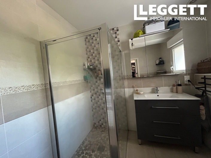 Image No.4-2 Bed House for sale