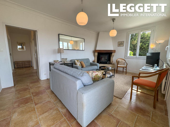 Image No.10-3 Bed House for sale