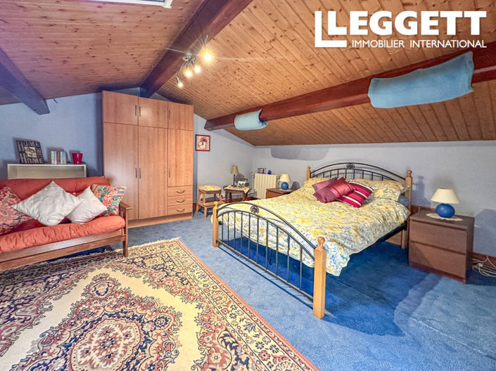 Image No.10-3 Bed House for sale