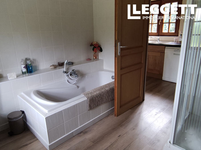 Image No.9-4 Bed House for sale