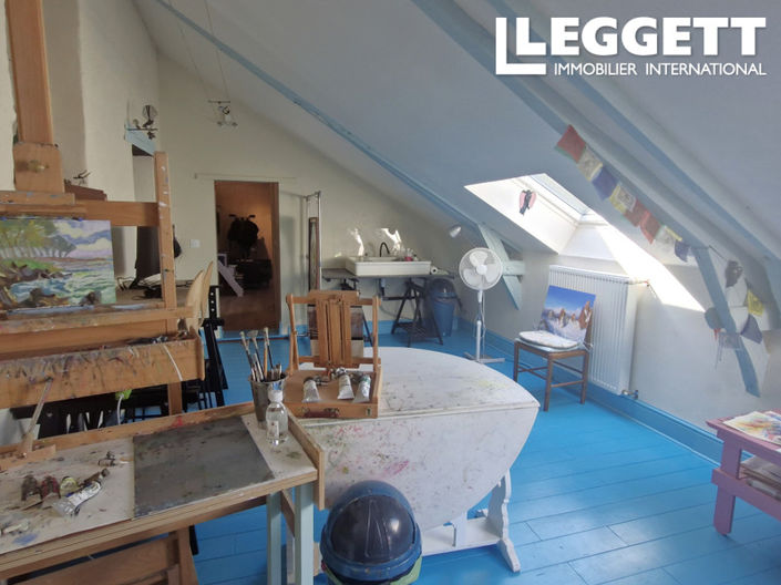 Image No.8-6 Bed House for sale