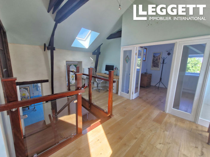 Image No.9-6 Bed House for sale