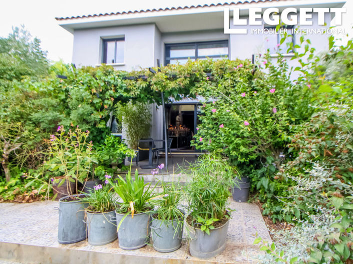 Image No.2-5 Bed House for sale