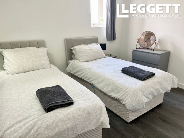 Image No.7-4 Bed House for sale