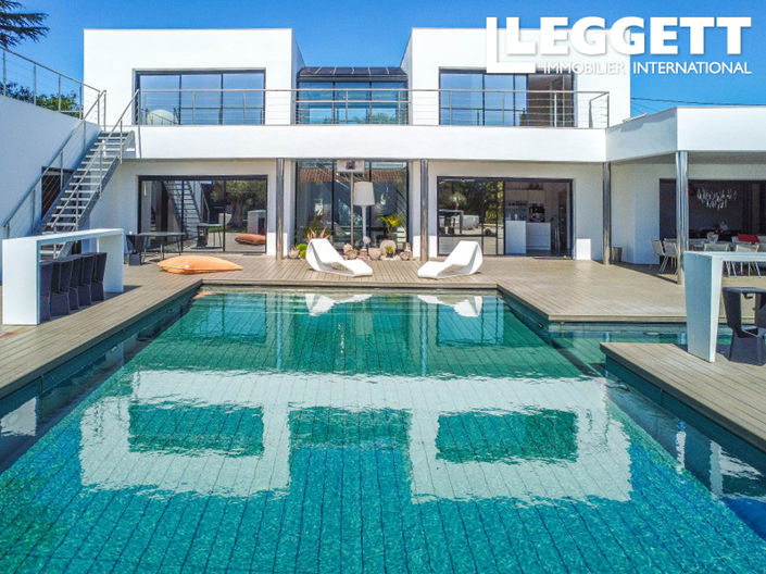 Image No.2-5 Bed House for sale