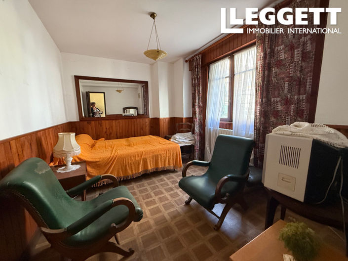 Image No.10-7 Bed House for sale