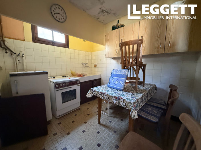 Image No.8-7 Bed House for sale